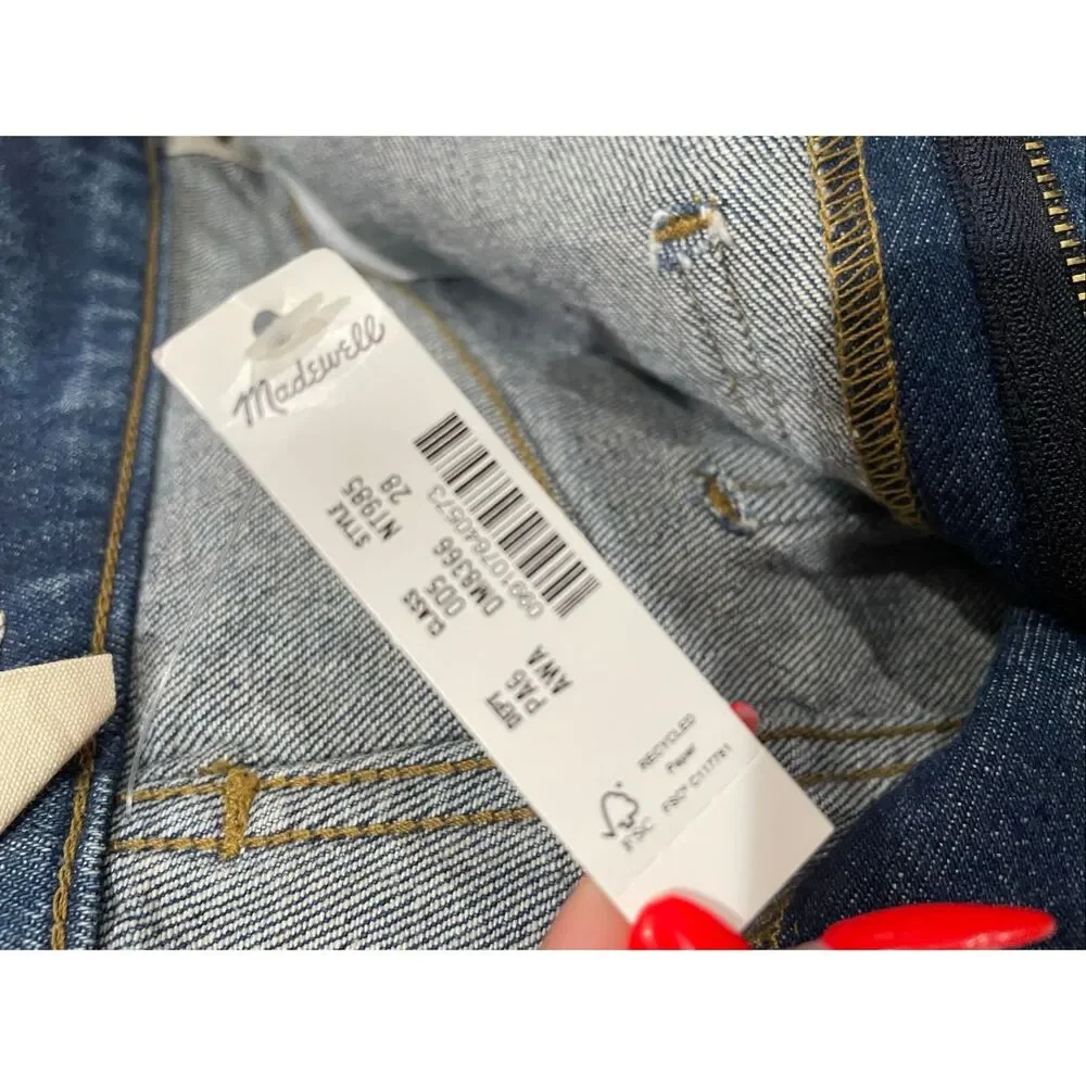 Madewell Curvy Emmett Shorts in a dark wash denim NWT - Picture 7 of 8